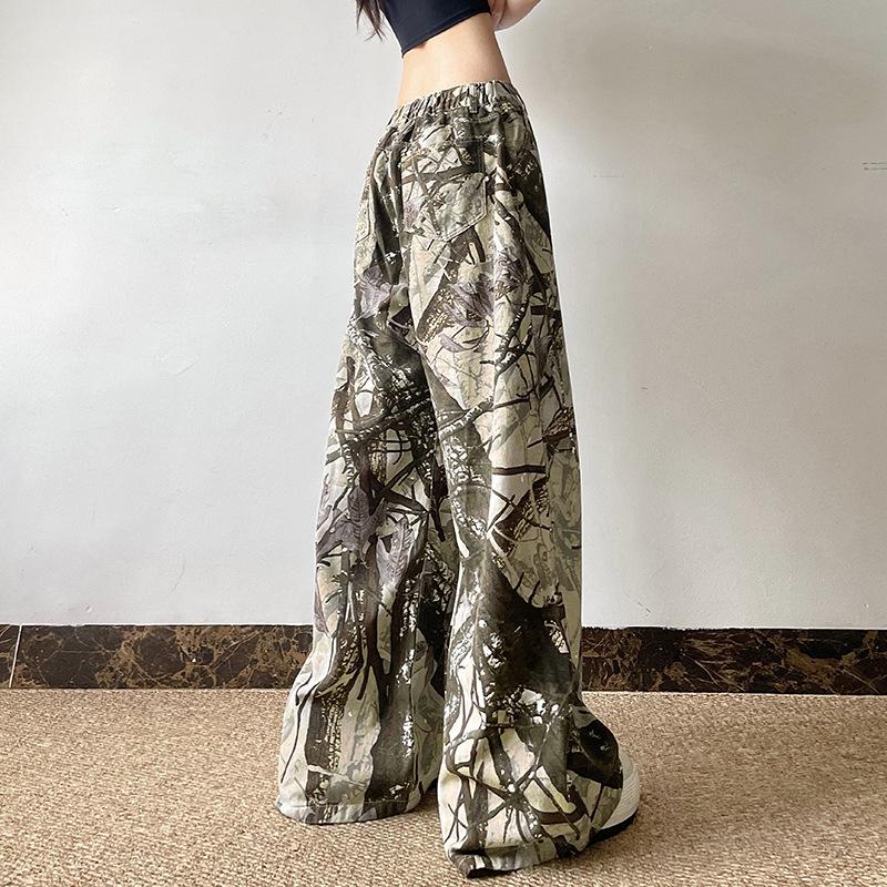 acelimosf™-Button pocket zip-up camouflage ruched pant