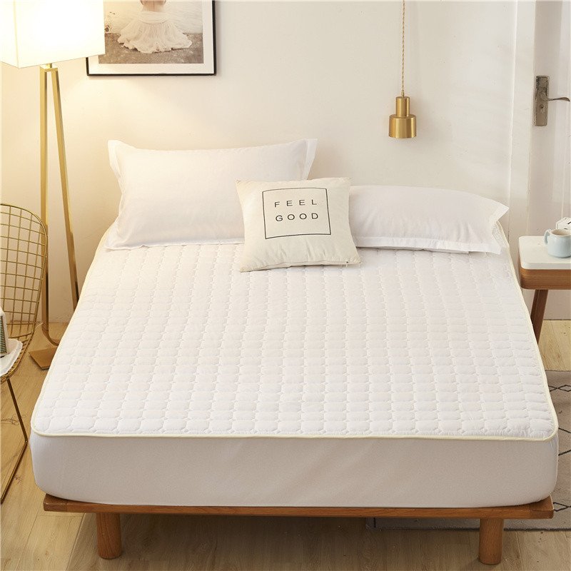 2025 Latest Breathable Silky Mattress Cover