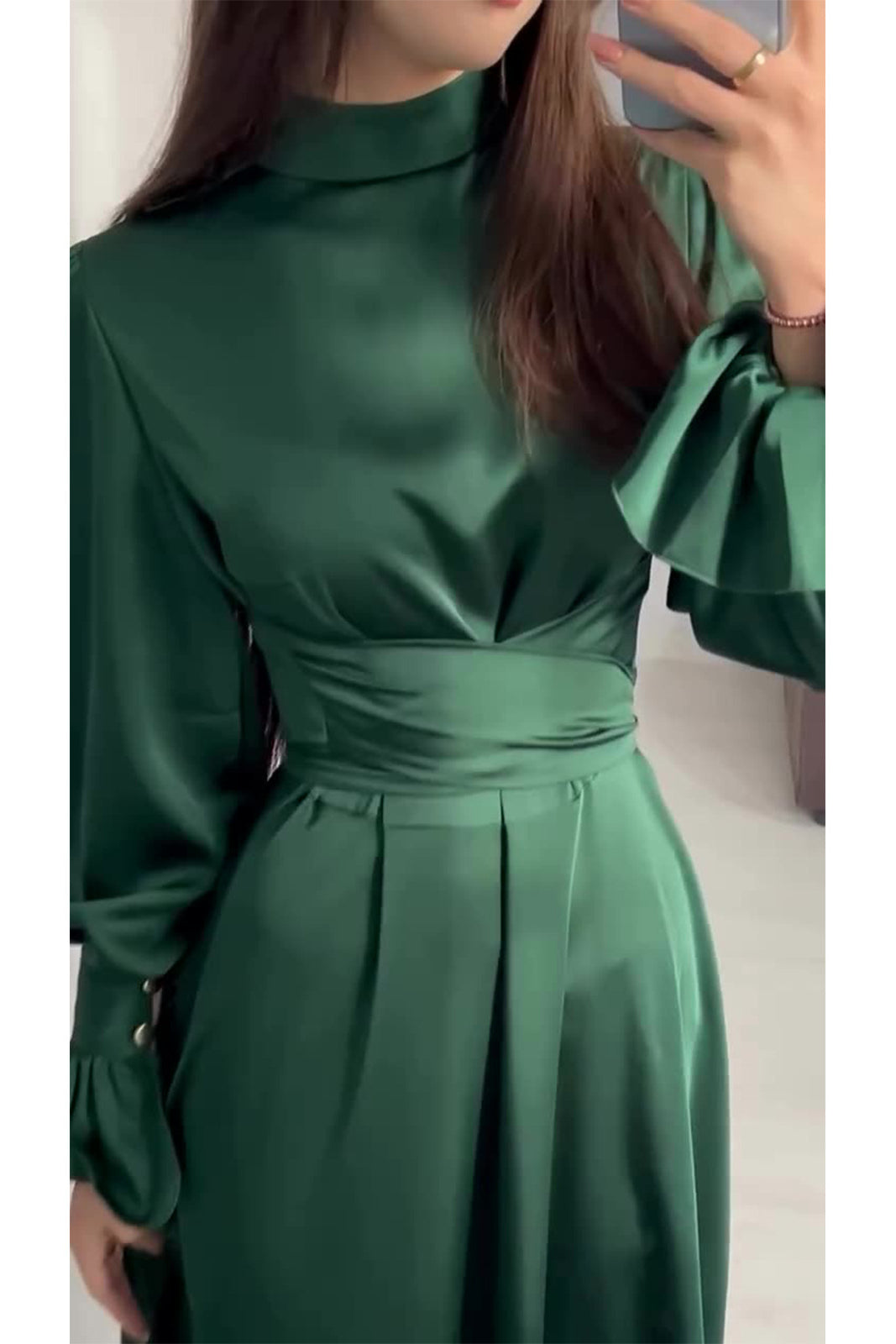 acelimosf™-Green dress with long sleeves and puff sleeves