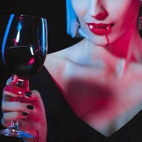 Retractable Vampire Fangs