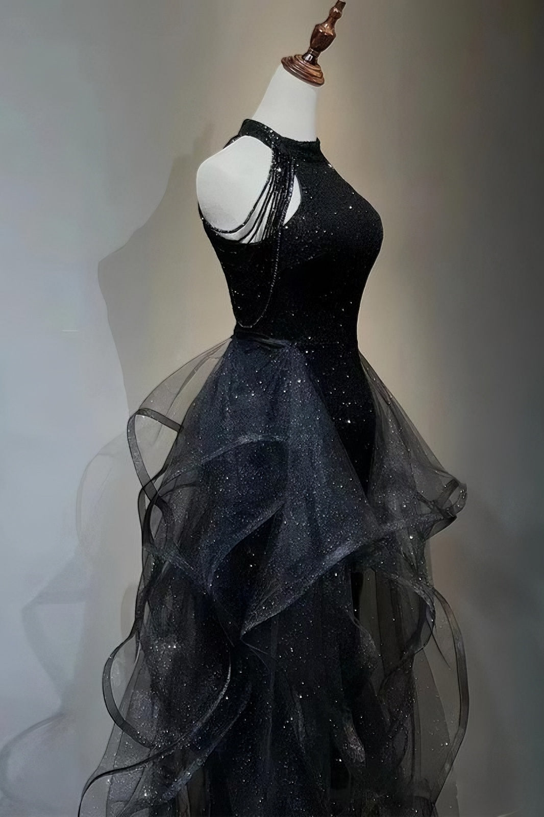 acelimosf™-Black sequined evening gown with train