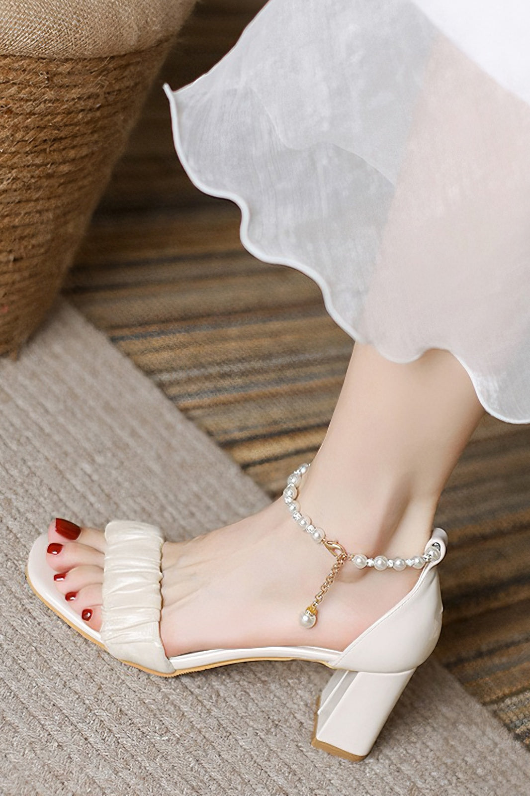 acelimosf™-White pearl chain niche high heel sandals